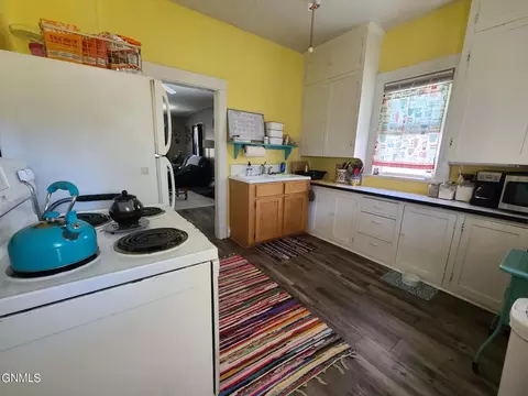 Kitchen - 709 3rd St NW, Mandan, ND 58554 photo 1 of 6