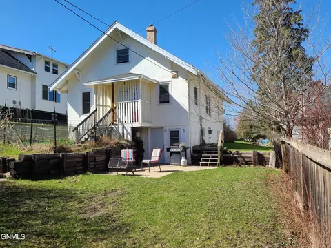 Exterior - 709 3rd St NW, Mandan, ND 58554 photo 4 of 7