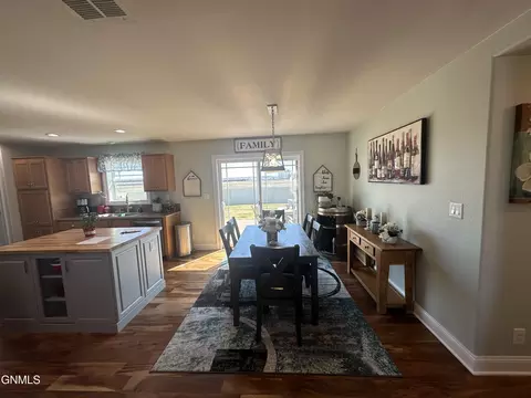 709 Sunrise Ct, Sidney, MT 59270 photo 9