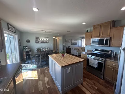 709 Sunrise Ct, Sidney, MT 59270 photo 11