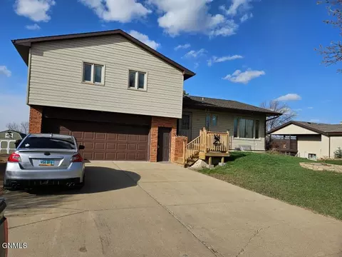 122 3rd Ave W, Richardton, ND 58652
