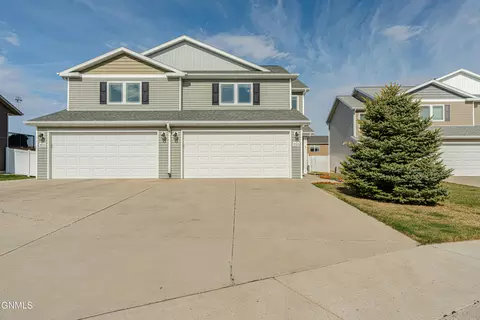 3133 Rutland Dr, Bismarck, ND 58504
