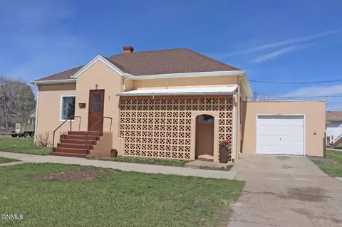 510 2nd St NW, Mandan, ND 58554