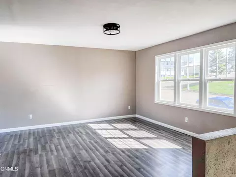 116 College St, Flasher, ND 58535 photo 4