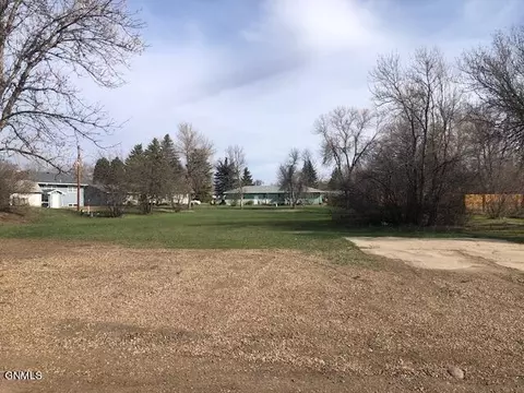505 Polly Ave, Plentywood, MT 59254