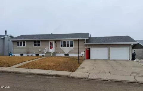 1606 9th Ave NW, Mandan, ND 58554