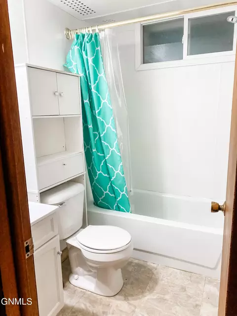 Bath - 120 4th St W, Williston, ND 58801 photo 3 of 4