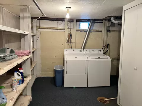 518 W Broadway, Williston, ND 58801 photo 12