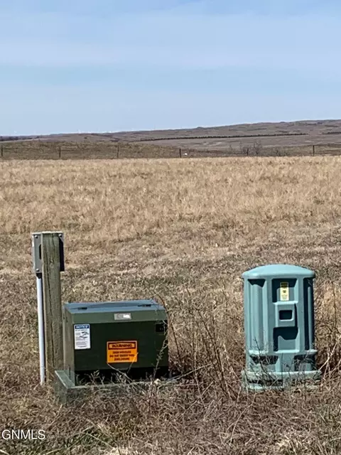 002 Labrador Dr, Mandan, ND 58554 photo 6