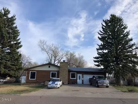 618 Williams Ave, Plentywood, MT 59254