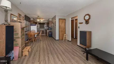 2107 Boulevard Ave E, Bismarck, ND 58501 photo 9