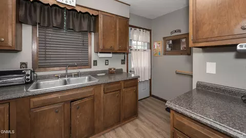 2107 Boulevard Ave E, Bismarck, ND 58501 photo 6