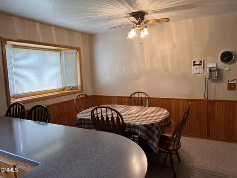 Dining - 1733 9th St, Bismarck, ND 58501 photo 1 of 2