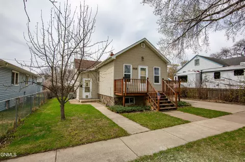 502 15th St N, Bismarck, ND 58501