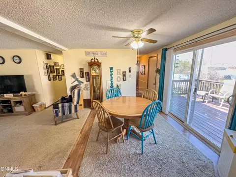 Dining - 1912 9th Ave W, Williston, ND 58801 photo 1 of 2