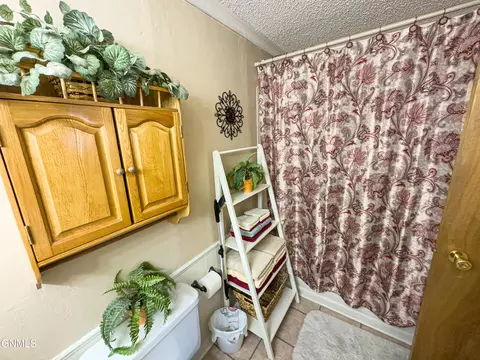Bath - 1912 9th Ave W, Williston, ND 58801 photo 2 of 4