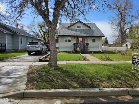 307 Robinson St, Grenora, ND 58845 photo 2