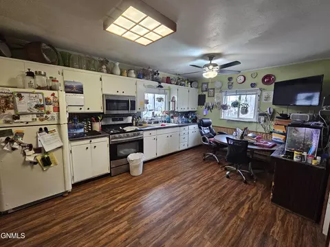 307 Robinson St, Grenora, ND 58845 photo 11