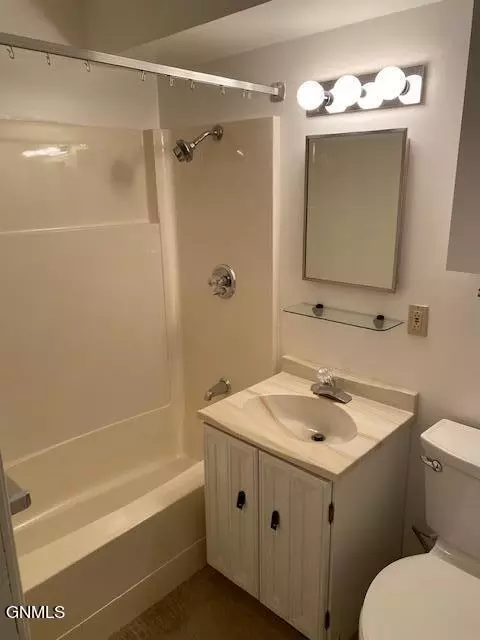 Bath - 315 E Capitol Ave, Bismarck, ND 58501 photo 3 of 3