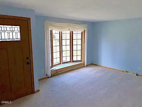 Living - 315 E Capitol Ave, Bismarck, ND 58501 photo 1 of 2