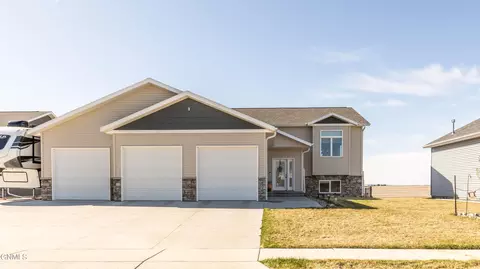 5715 Gold Dr, Bismarck, ND 58503