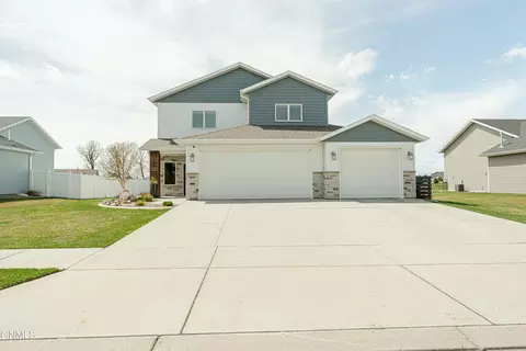 3926 Meridian Dr, Bismarck, ND 58504
