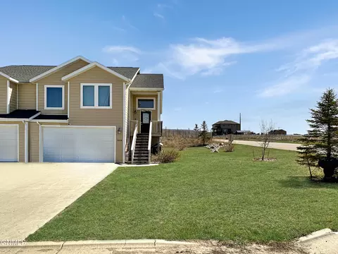 5804 Anna Ave, Williston, ND 58801