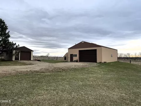 14200 41st St NE, Baldwin, ND 58521 photo 2