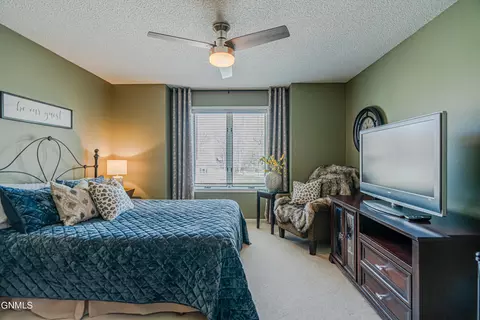 Bedroom - 843 Munich Dr, Bismarck, ND 58504 photo 4 of 5
