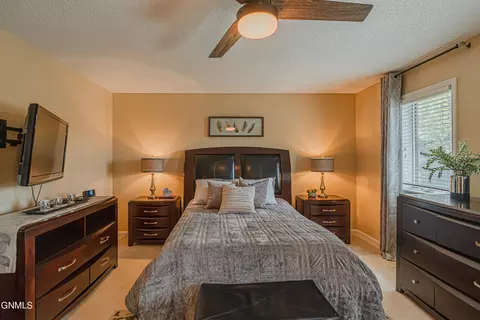 Bedroom - 843 Munich Dr, Bismarck, ND 58504 photo 2 of 5