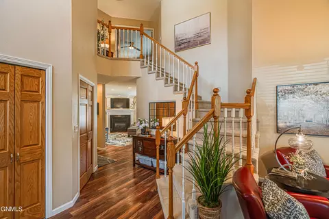 Entry Way - 843 Munich Dr, Bismarck, ND 58504 photo 11 of 12