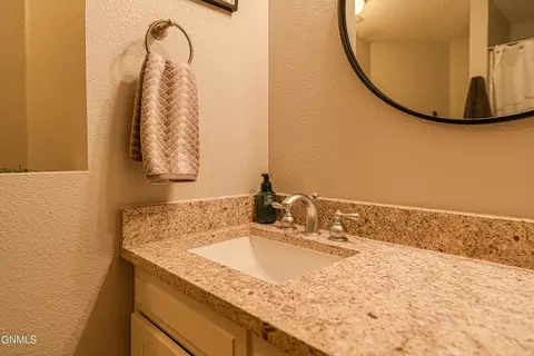 Bath - 843 Munich Dr, Bismarck, ND 58504 photo 16 of 19