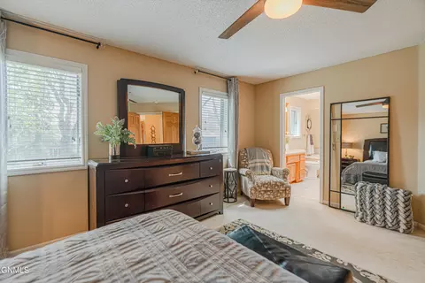 Bedroom - 843 Munich Dr, Bismarck, ND 58504 photo 3 of 5
