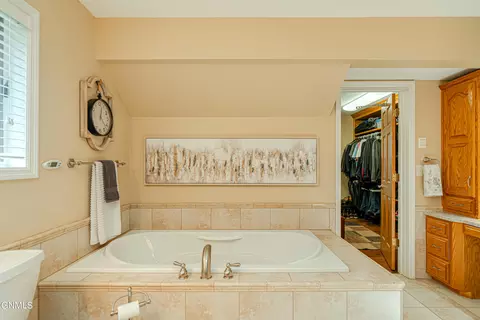 Bath - 843 Munich Dr, Bismarck, ND 58504 photo 2 of 19