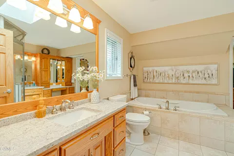 Bath - 843 Munich Dr, Bismarck, ND 58504 photo 1 of 19
