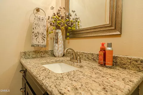 Bath - 843 Munich Dr, Bismarck, ND 58504 photo 19 of 19