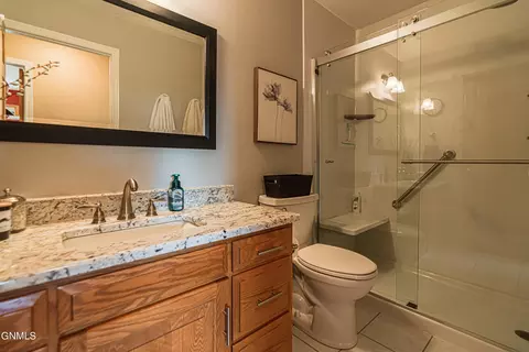Bath - 843 Munich Dr, Bismarck, ND 58504 photo 9 of 19