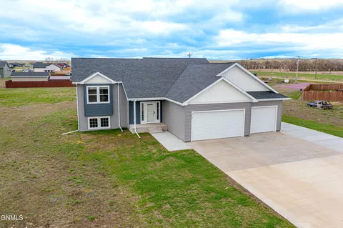5462 Freshwater Ln, Williston, ND 58801 photo 8