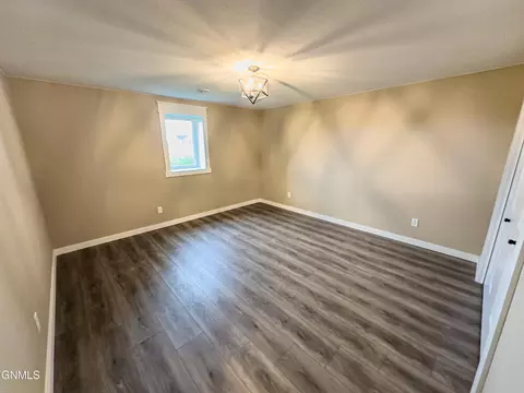 5462 Freshwater Ln, Williston, ND 58801 photo 47