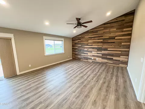 5462 Freshwater Ln, Williston, ND 58801 photo 24