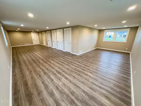 5462 Freshwater Ln, Williston, ND 58801 photo 54
