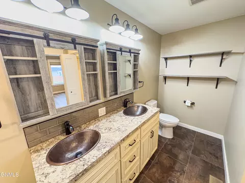 5462 Freshwater Ln, Williston, ND 58801 photo 13