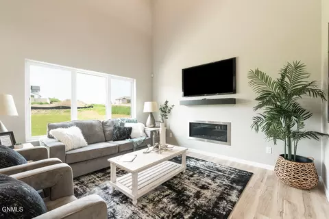 Living - 4801 Cornice Loop, Bismarck, ND 58503 photo 2 of 2