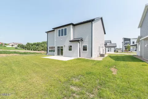 Exterior - 4801 Cornice Loop, Bismarck, ND 58503 photo 4 of 6