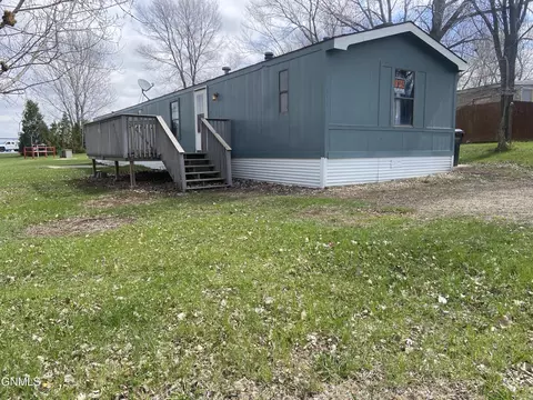 114 Pheasant St, Lincoln, ND 58504