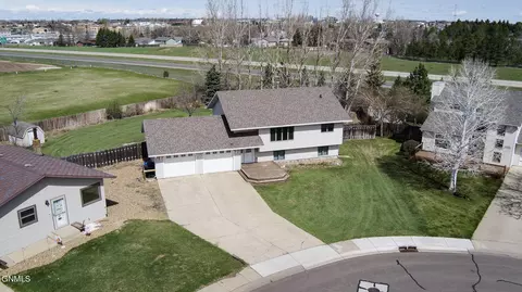 View/Area - 449 13th St E, Dickinson, ND 58601 photo 1 of 2