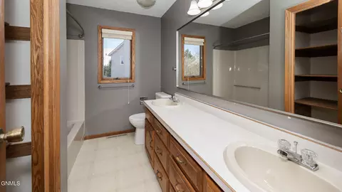Bath - 449 13th St E, Dickinson, ND 58601 photo 1 of 4