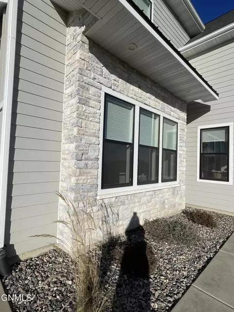 14033 49th St NW, Williston, ND 58801 photo 6