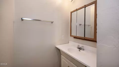 Bath - 425 5th Ave NW, Killdeer, ND 58640 photo 4 of 4