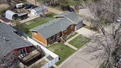 View/Area - 425 5th Ave NW, Killdeer, ND 58640 photo 1 of 4